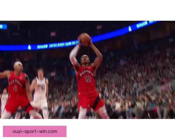 富尔茨迎来猛龙生涯首秀 接巴恩斯精准助攻命中首球